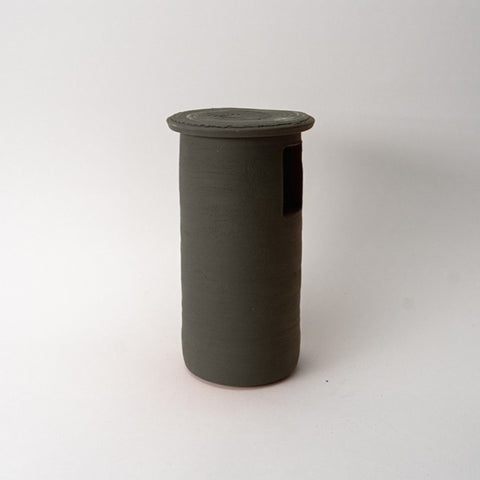 Handgemaakte keramieken boomkruiperpot voor in de tuin – Ceramics for Nature