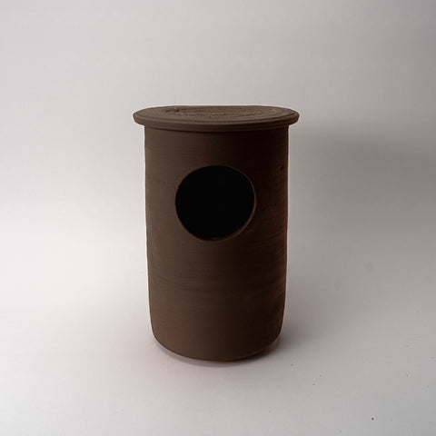 Handgemaakte keramieken eekhoornot voor in de tuin – Ceramics for Nature