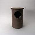Handgemaakte keramieken eekhoornpot voor in de tuin – Ceramics for Nature