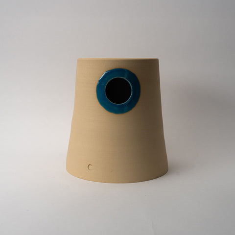 Handgemaakte keramieken hommelpot voor in de tuin – Ceramics for Nature