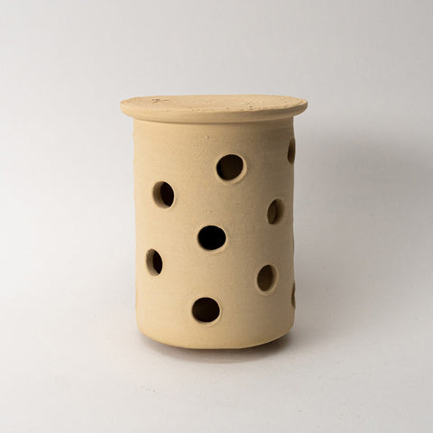Handgemaakte keramieken lieveheersbeestjespot voor in de tuin – Ceramics for Nature