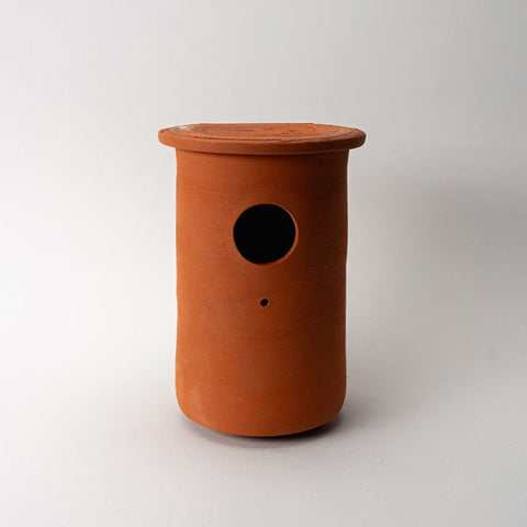 Handgemaakte keramieken mezenpot voor in de tuin – Ceramics for Nature