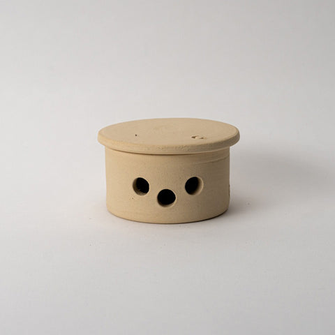 Handgemaakte keramieken mierenpot voor in de tuin – Ceramics for Nature