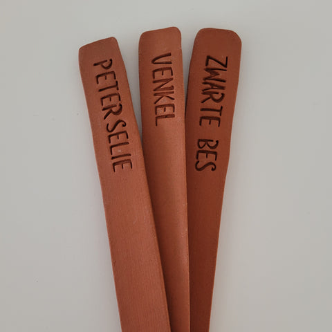Handgemaakte keramieken moestuinlabels voor in de tuin – Ceramics for Nature