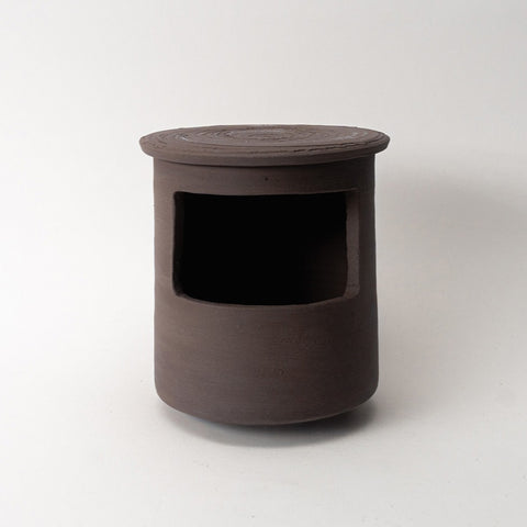 Handgemaakte keramieken roodborstpot voor in de tuin – Ceramics for Nature