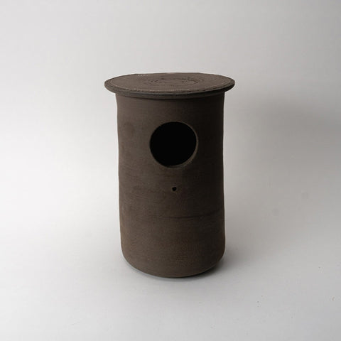Handgemaakte keramieken spreeuwenpot voor in de tuin – Ceramics for Nature