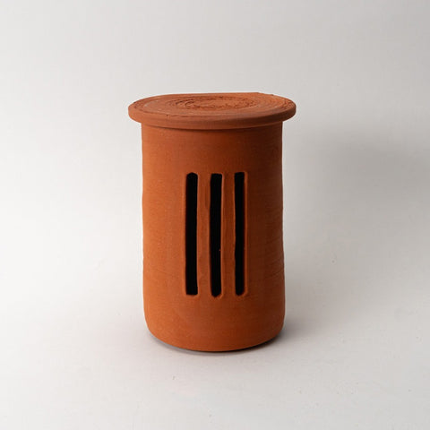 Handgemaakte keramieken vlinderpot voor in de tuin – Ceramics for Nature