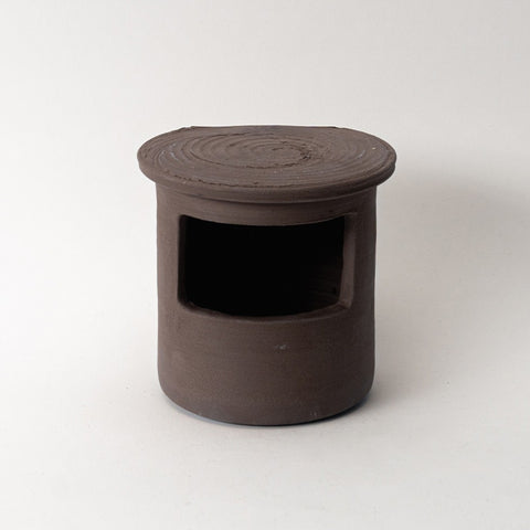 Handgemaakte keramieken winterkoningpot voor in de tuin – Ceramics for Nature